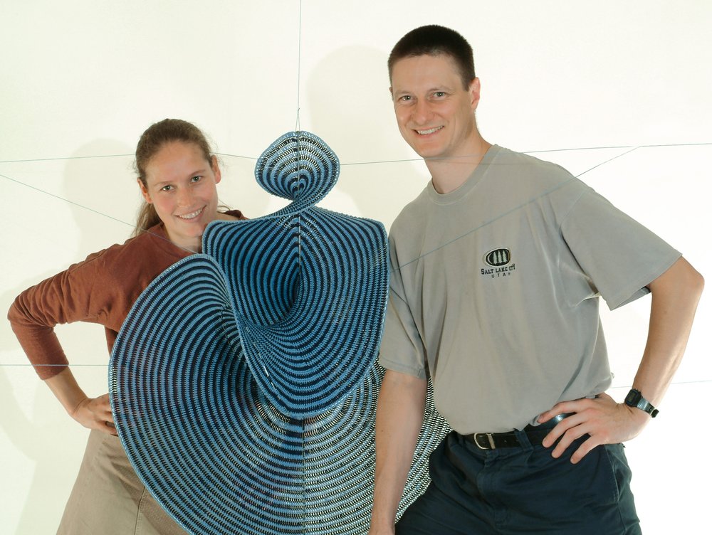 Crocheting the Lorenz manifold